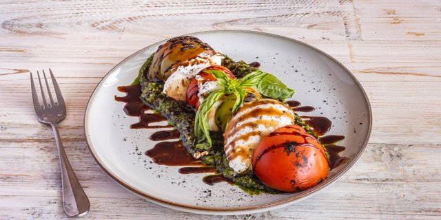 Burrata Alla Caprese