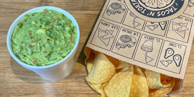 Chips & Guac (16 Oz)