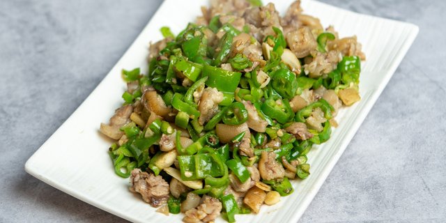 Stir-Fried Spicy Pork Trotters w/ Long Hot Peppers