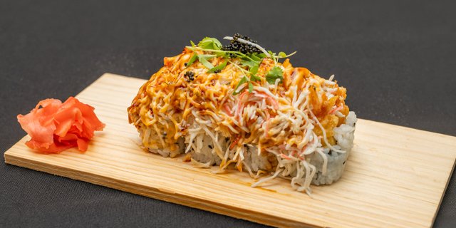Sakurajima Roll