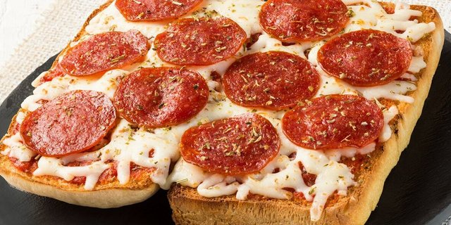 Pepperoni Pizza Bread