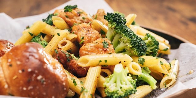 Chicken, Broccoli & Ziti Pasta
