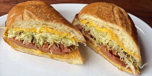 Hot Link Sandwich