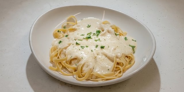 Pasta & Alfredo Sauce