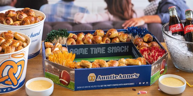 Game Day Pretzel Pack w/ Snack Stadium