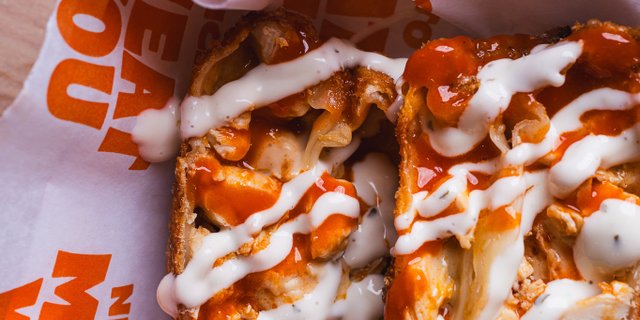 Buffalo Chicken Eggrolls