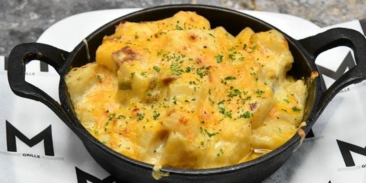 Smoked Gouda & Bacon Au Gratin Potatoes