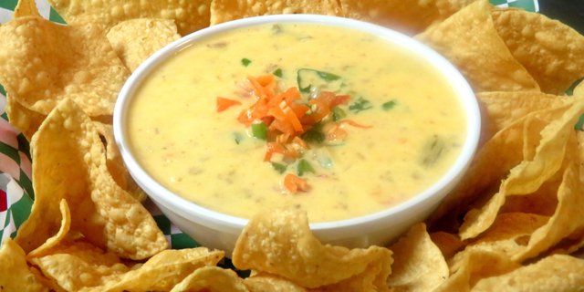 Chips, Queso & Salsa