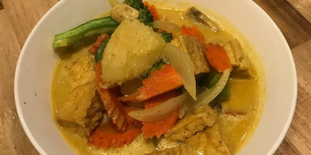 Yellow Curry Tray