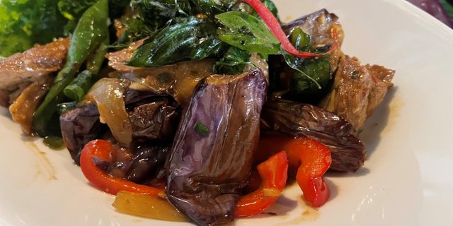 Spicy Basil Mock Duck Eggplant  Box
