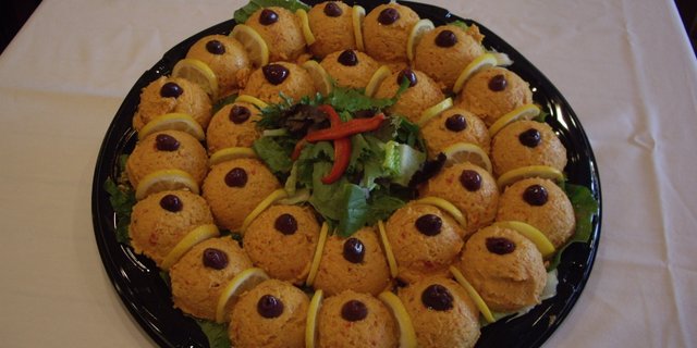 Red Pepper Hummus Platter