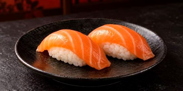 Salmon Sushi