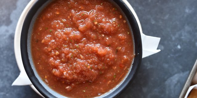 Salsa Roja & Chips