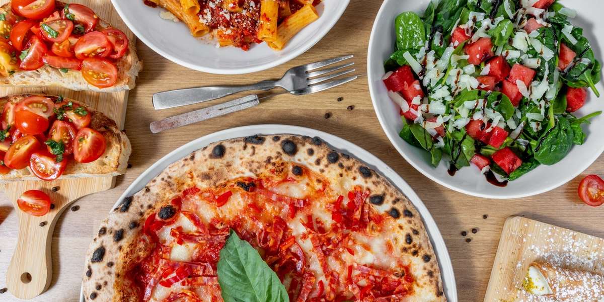 Salsa Pizzeria Napoletana and Street Food