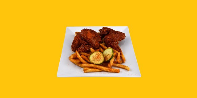 Chicken Wings w/ Fries