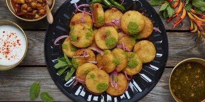 Aloo Tikka Chaat Platter