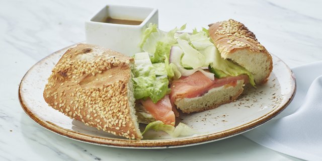 Lox & Cream Cheese Sandwich