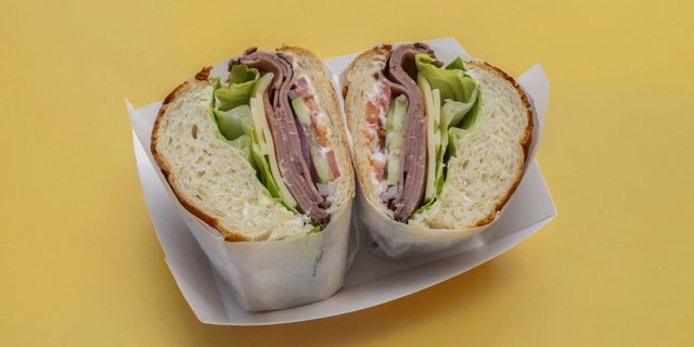 Rare Roast Beef & Swiss Sandwich W/ Horseradish Mayo