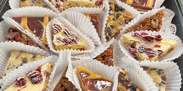 Deluxe Holiday Bars