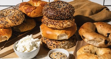 Round Bagels & Donuts
