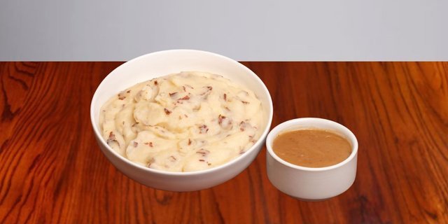 Mashed Potatoes W/ Brown Gravy