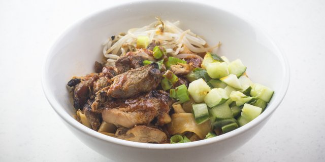 Spicy Sesame Noodles w/ Cantonese BBQ Chicken Kit