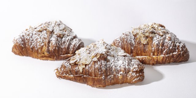 Almond Handmade Pastry