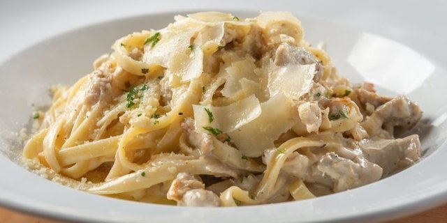 Chicken Fettuccini Alfredo