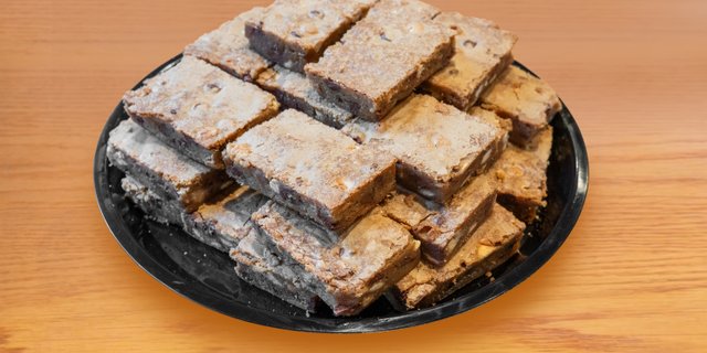 Honey Bourbon Blondie Bars