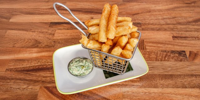 Yuca Frita Con Cortadito Salsa