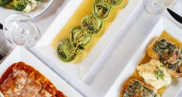 Mezza Luna Pizzeria and Restaurant