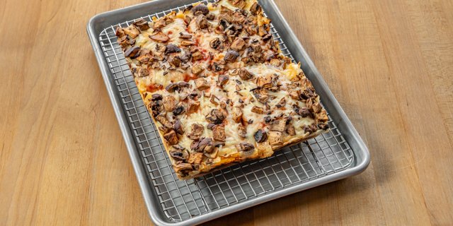 How Mush-Room Vegan Pizza