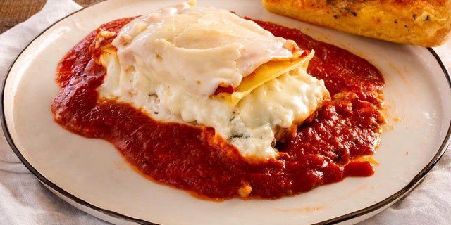 Meat Lasagna Tray