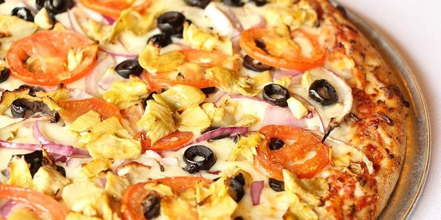Artichoke Deluxe Pizza