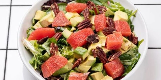 12 Chairs Salad