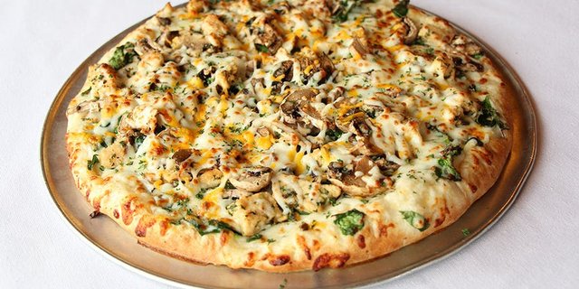 Grace's Alfredo Pizza