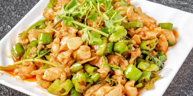 Chicken w/ Green & Red Pepper