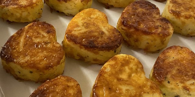 Cheesy Hash Brown Nests