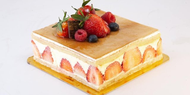 Rouge Sheet Cake