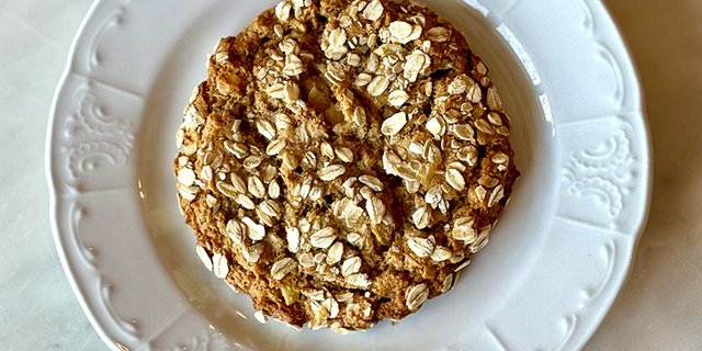 Oat & Almond Brittle Cookie
