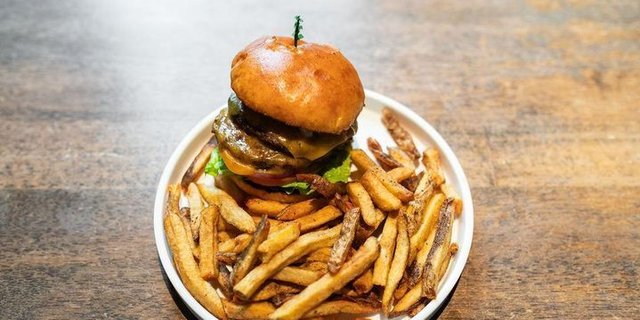 The Club Burger