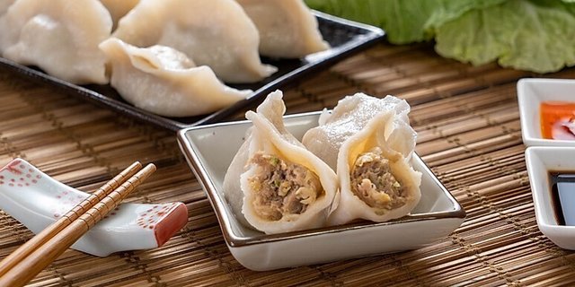 Pork Dumpling w/ Napa Cabbage
