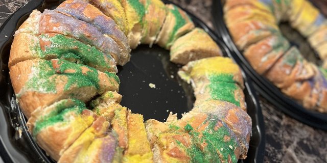 Mardi Gras New Orleans King Cake