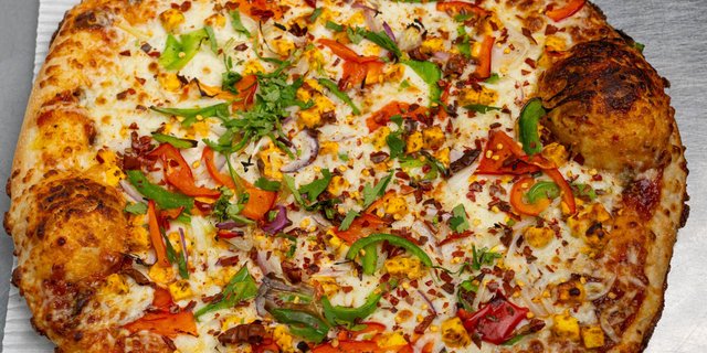Paneer 65 Pizza