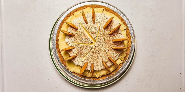 Whole Banana Cream Pie