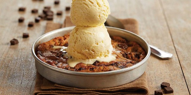 Individually Packaged Chocolate Chunk Pizookie®