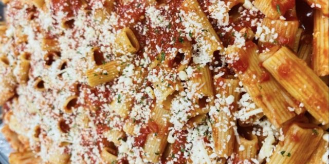 Rigatoni Pasta w/ Marinara
