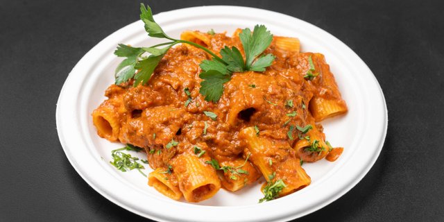Rigatoni Bolognese