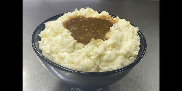 Mashed Potatoes w/ Gravy