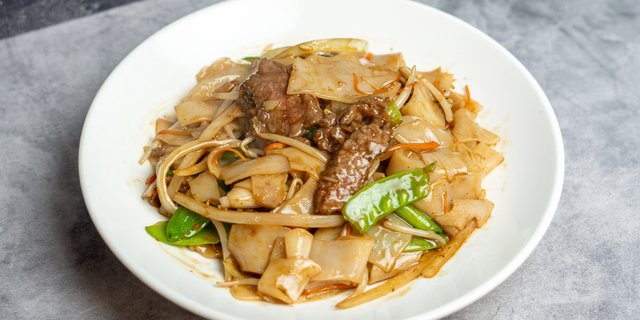 Beef & Vegetable Chow Fun Noodles